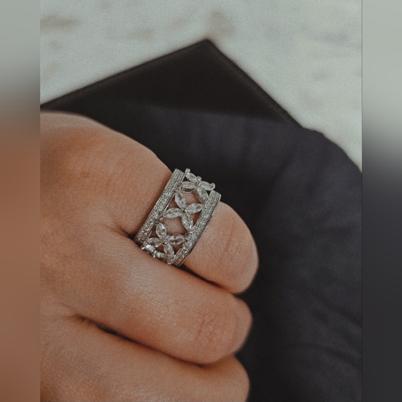 Silver ring 💍 - Picture 3 of 6